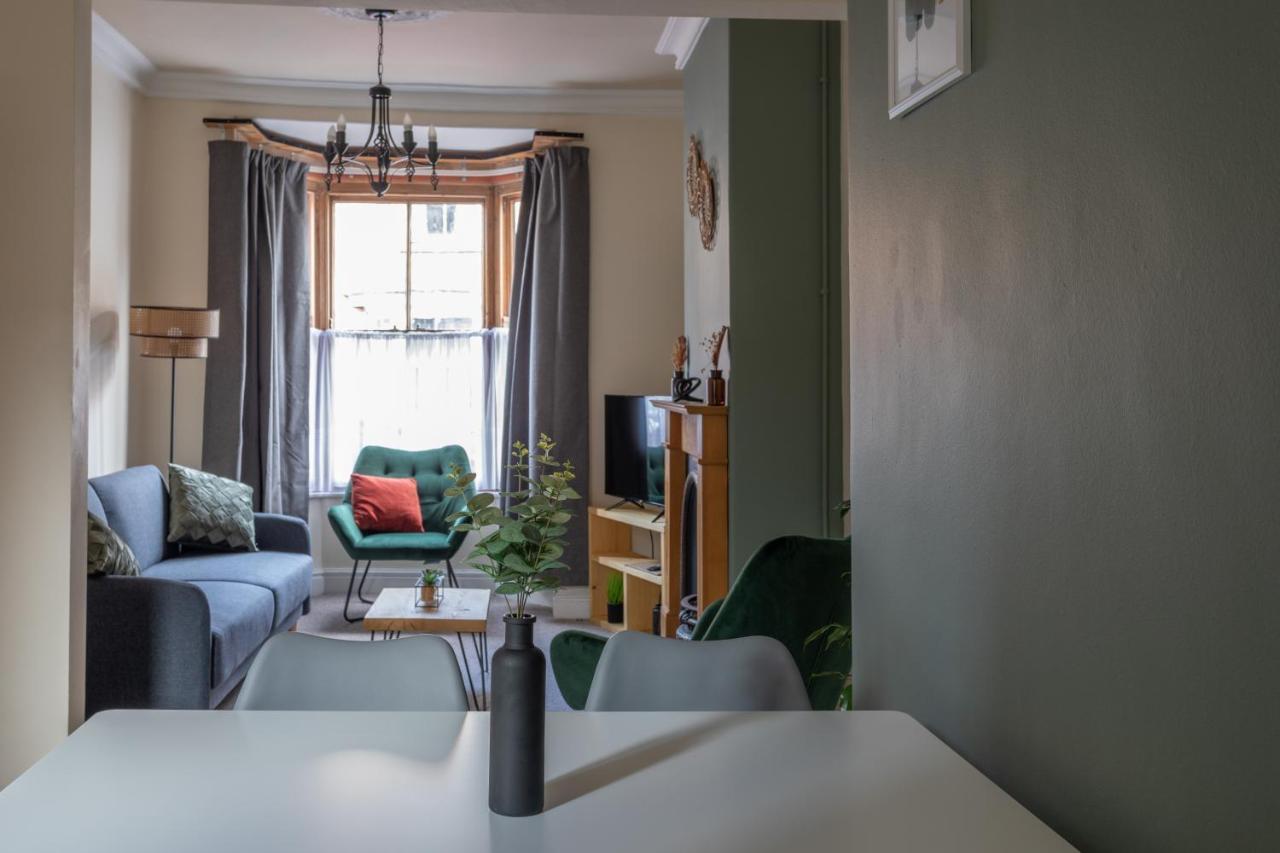 Milton Stays - Cosy 2 Bed House, 15 Min Walk To York City Center, For Up To 6 - With Period Features, Fireplace, Superfast Wi-Fi, Private Garden, Free On Street Parking Экстерьер фото