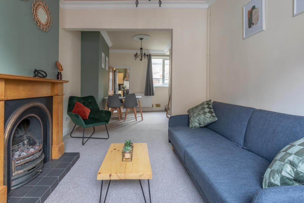 Milton Stays - Cosy 2 Bed House, 15 Min Walk To York City Center, For Up To 6 - With Period Features, Fireplace, Superfast Wi-Fi, Private Garden, Free On Street Parking Экстерьер фото