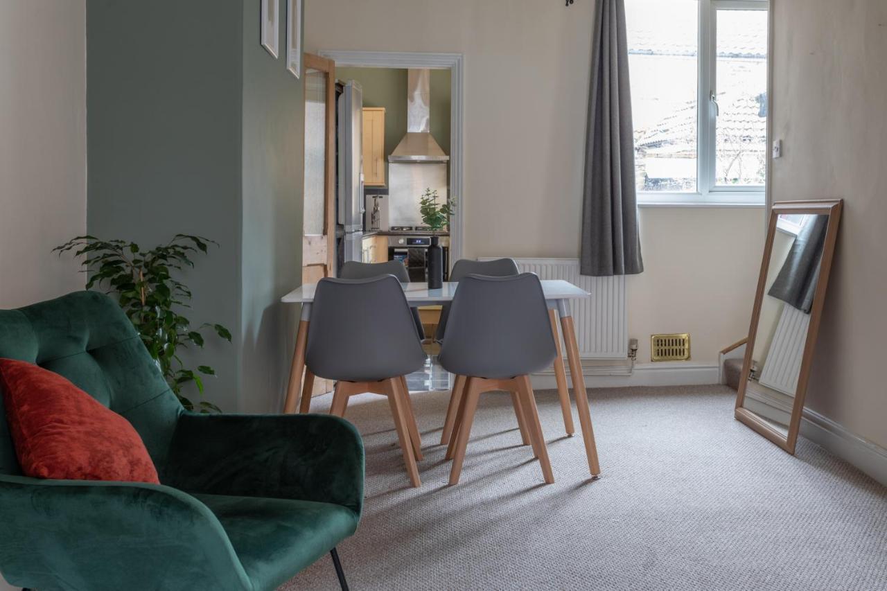 Milton Stays - Cosy 2 Bed House, 15 Min Walk To York City Center, For Up To 6 - With Period Features, Fireplace, Superfast Wi-Fi, Private Garden, Free On Street Parking Экстерьер фото