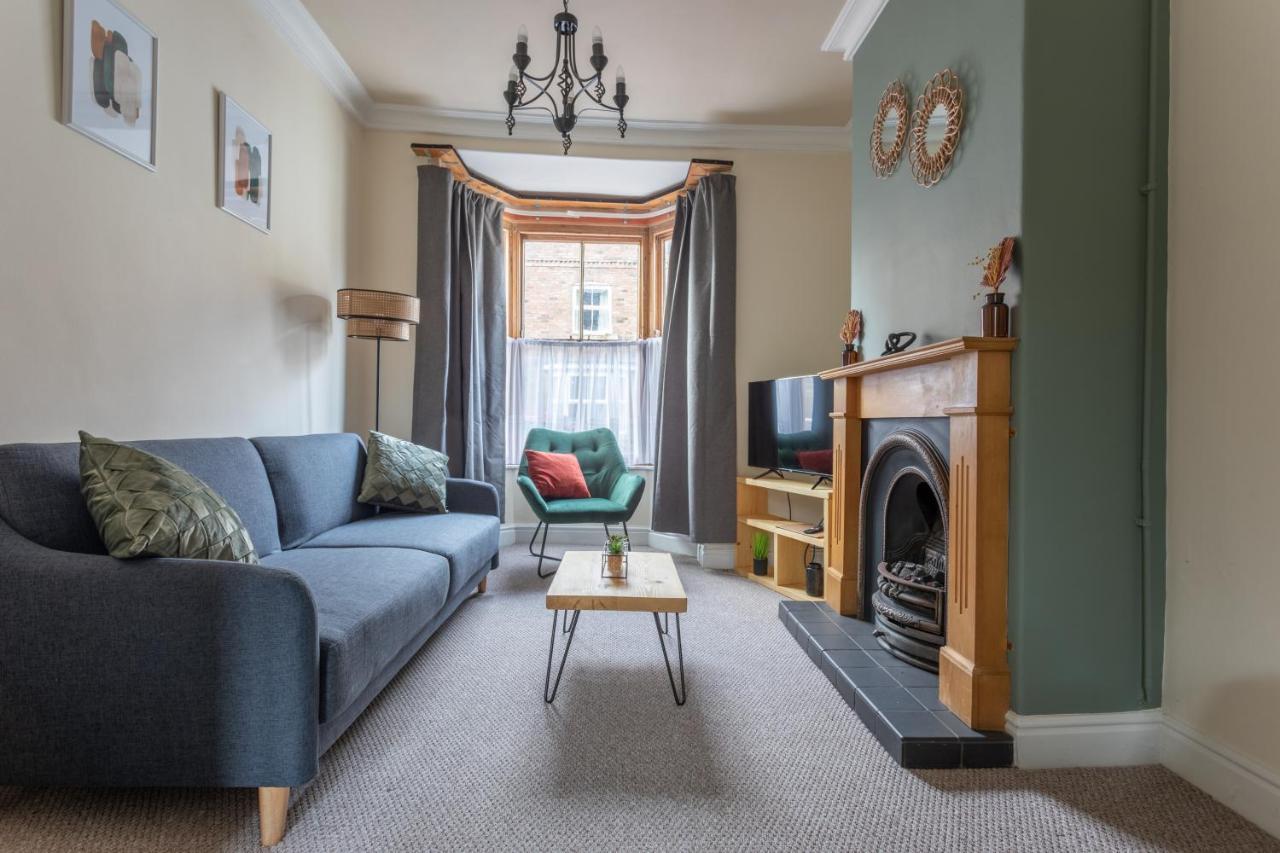 Milton Stays - Cosy 2 Bed House, 15 Min Walk To York City Center, For Up To 6 - With Period Features, Fireplace, Superfast Wi-Fi, Private Garden, Free On Street Parking Экстерьер фото