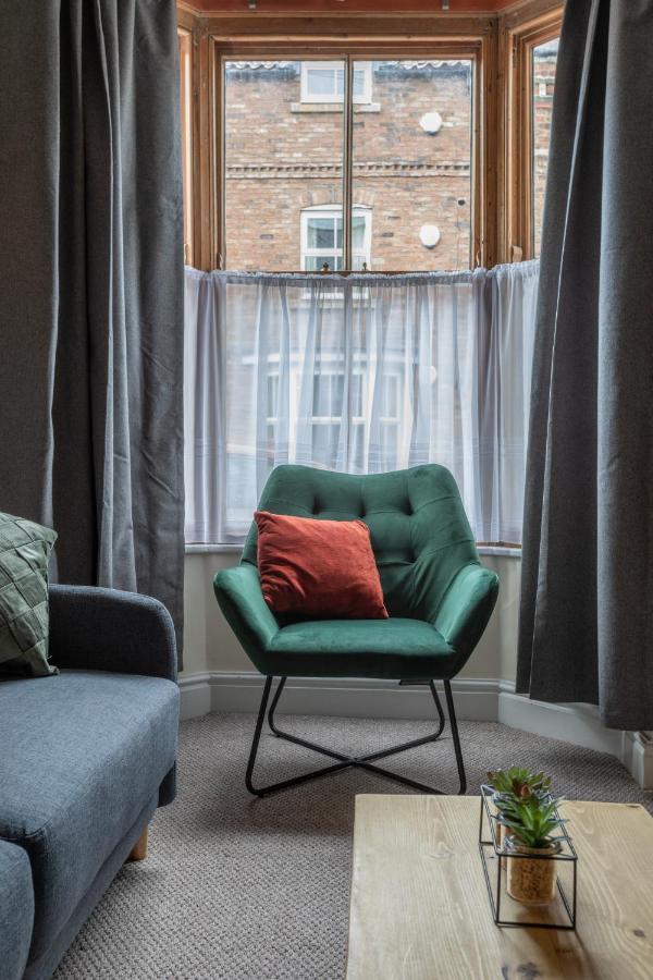 Milton Stays - Cosy 2 Bed House, 15 Min Walk To York City Center, For Up To 6 - With Period Features, Fireplace, Superfast Wi-Fi, Private Garden, Free On Street Parking Экстерьер фото
